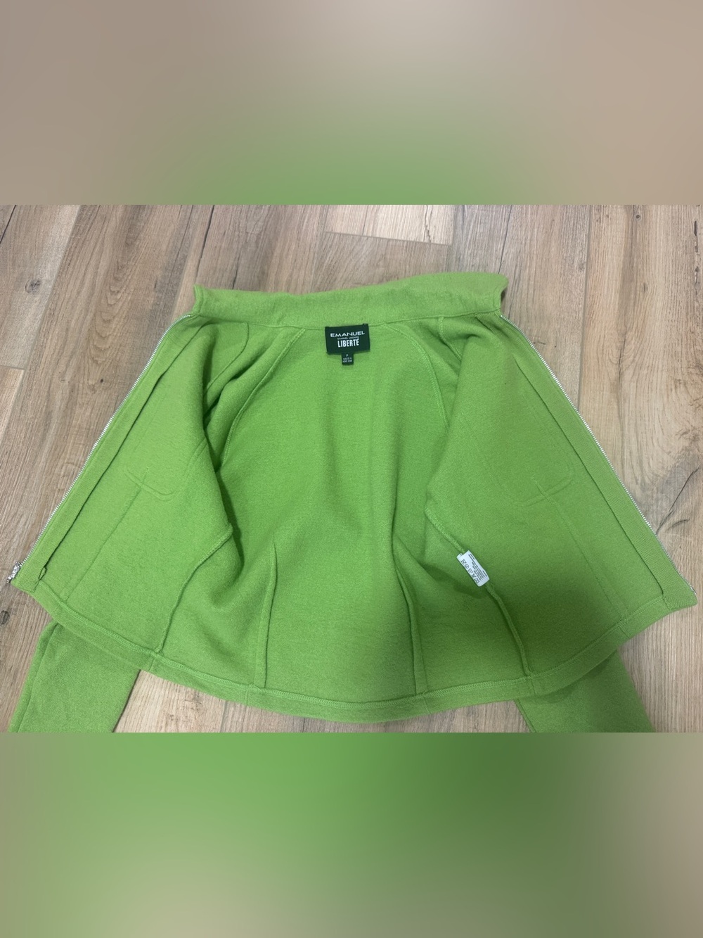 Emanuel Ungaro Liberte Lime Green Vintage 90s 100% Wool Cropped Shacket Jacket - Picture 9 of 9